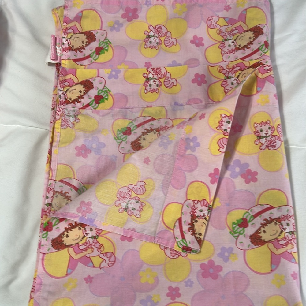 🍓🍰Vintage Strawberry shortcake crib/toddler sheet set - Picture 10 of 15